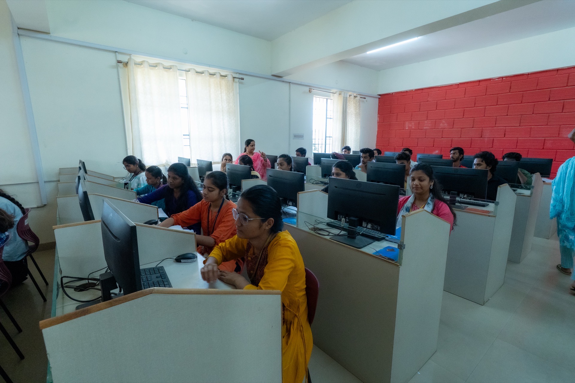 AI & Machine Learning Lab laboratory