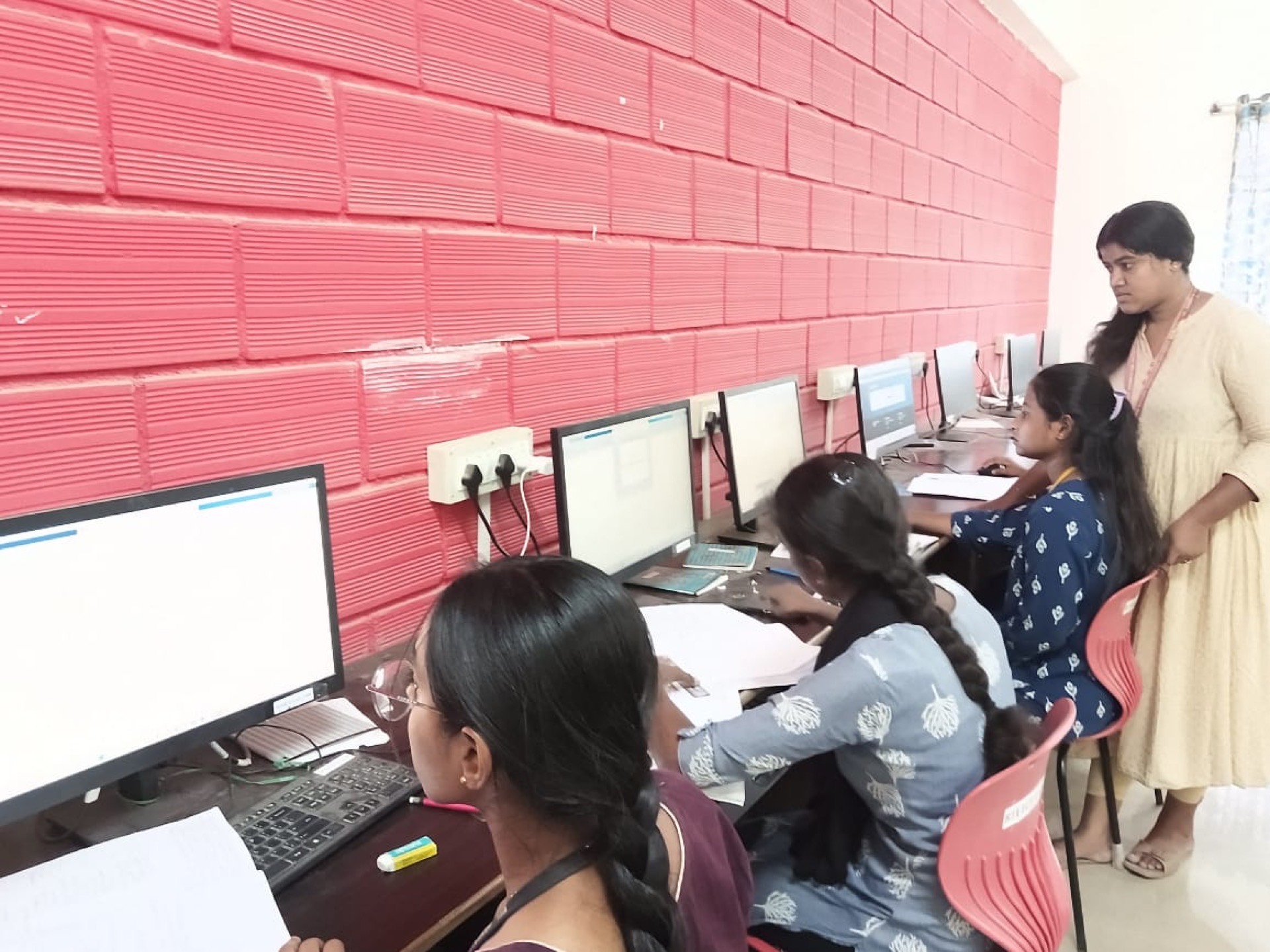 Electronics & Communication Engineering laboratory