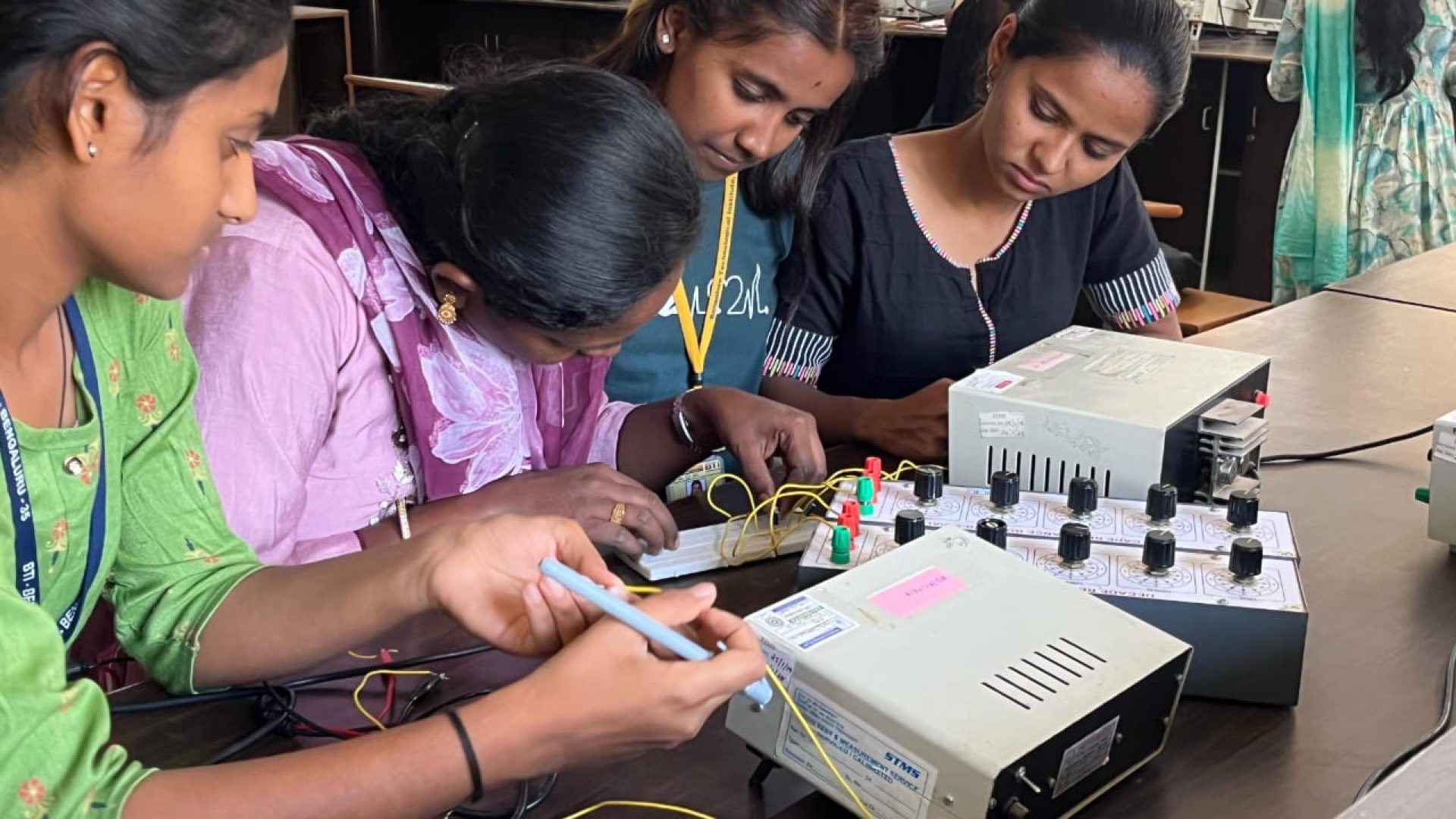 Electronics & Communication Engineering laboratory