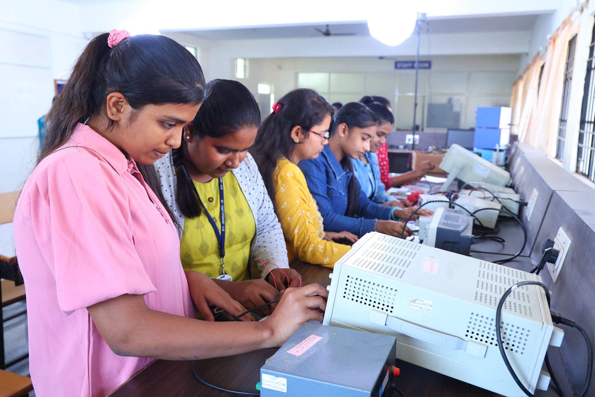 Electronics & Communication Engineering laboratory